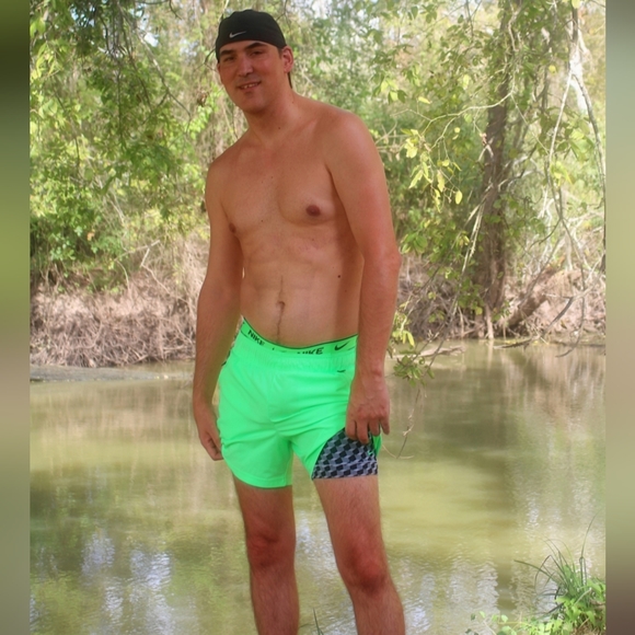 Men's Clothing - Picture 14 of 16